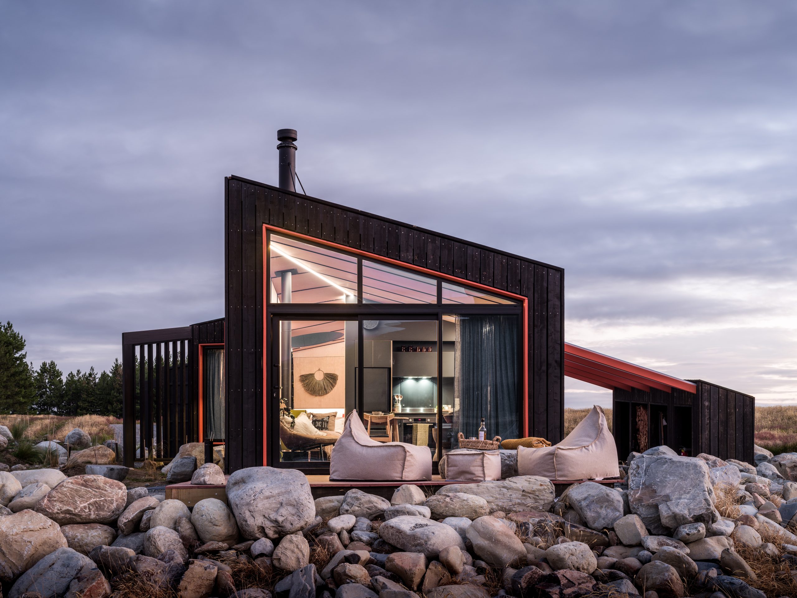 Sustainable cabin immersed in nature