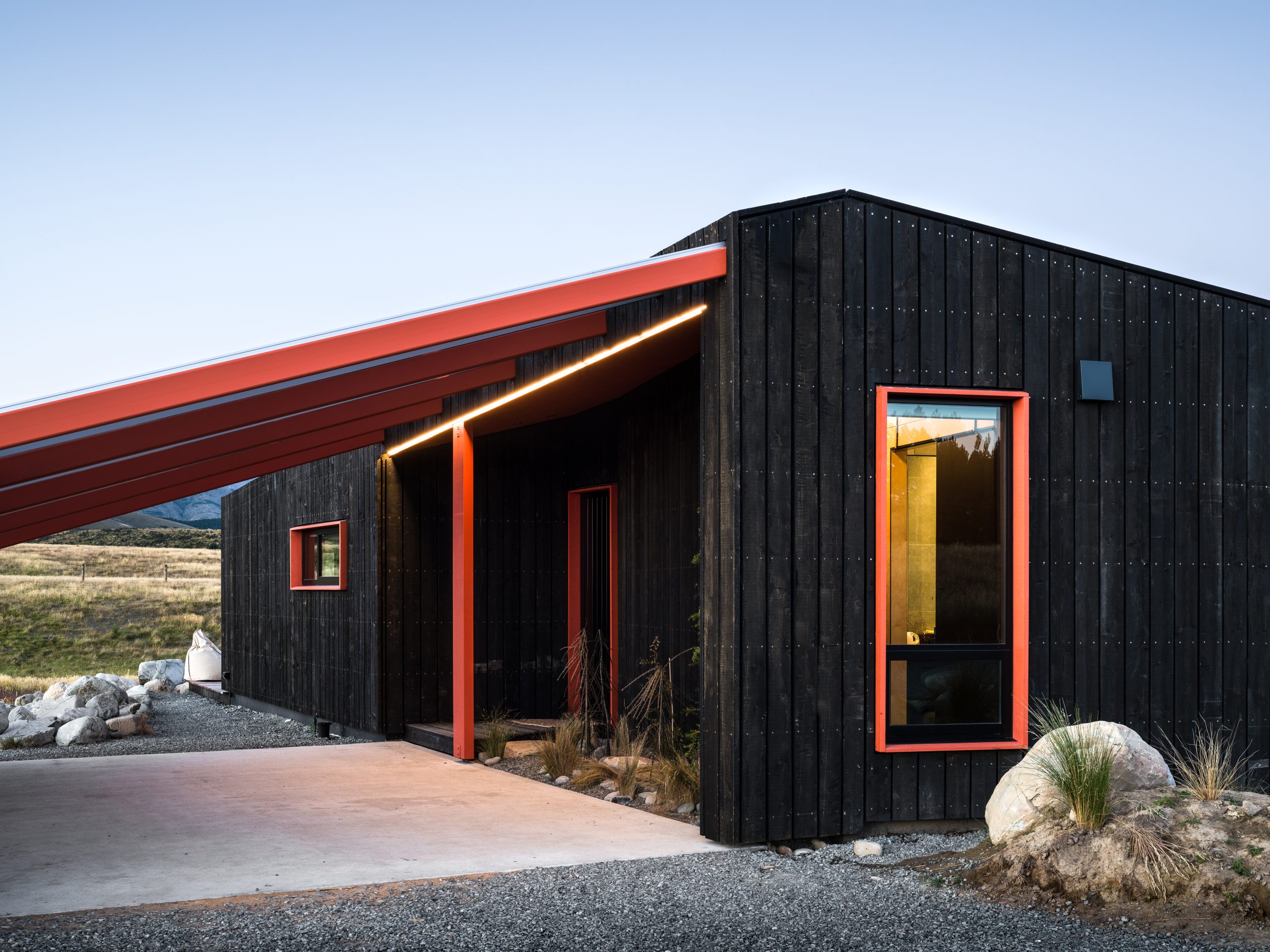 Sustainable cabin immersed in nature