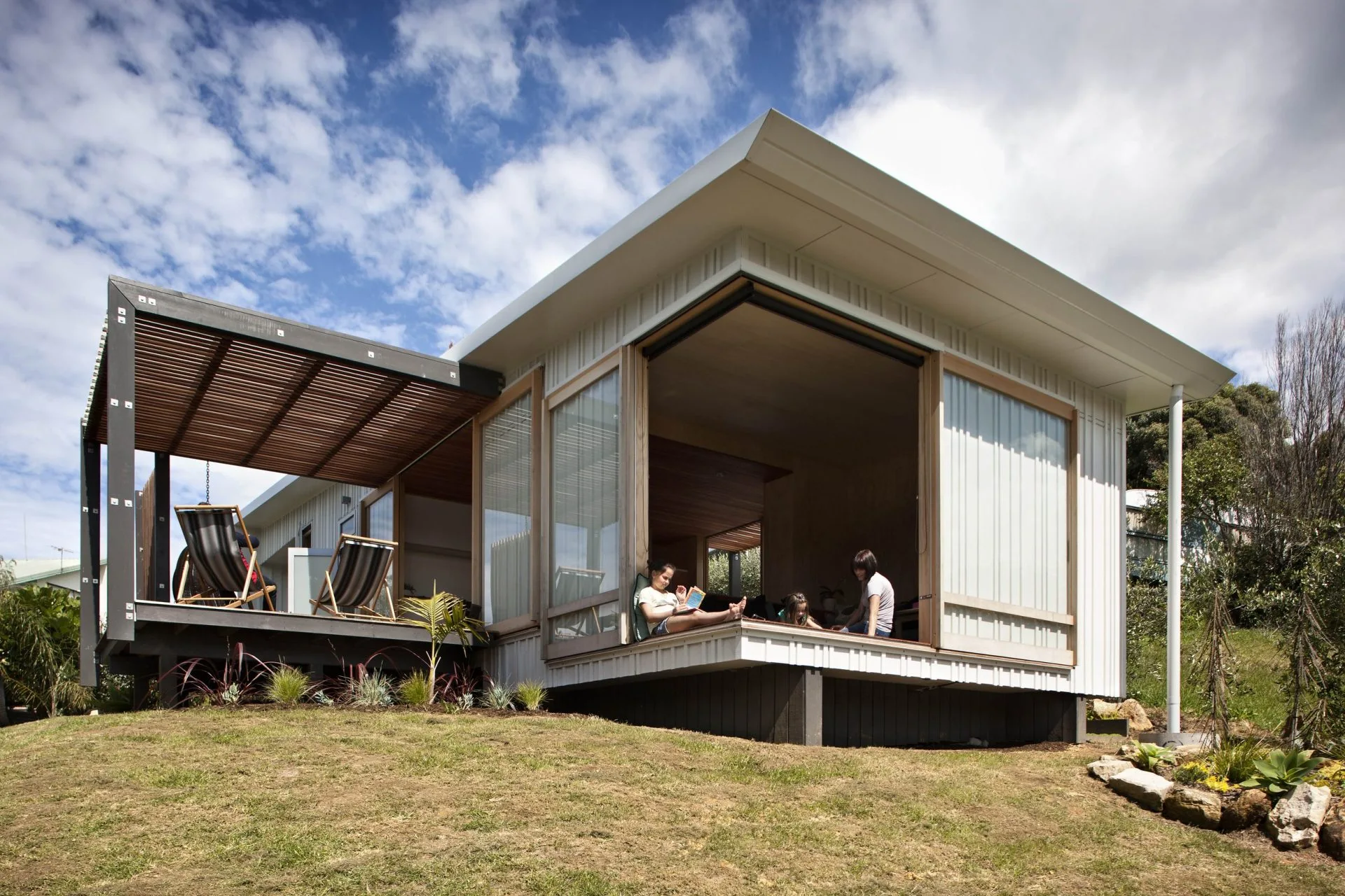 image of studio 19 bach prefab